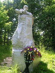 Памятник Н. Г. Боброву в старом парке